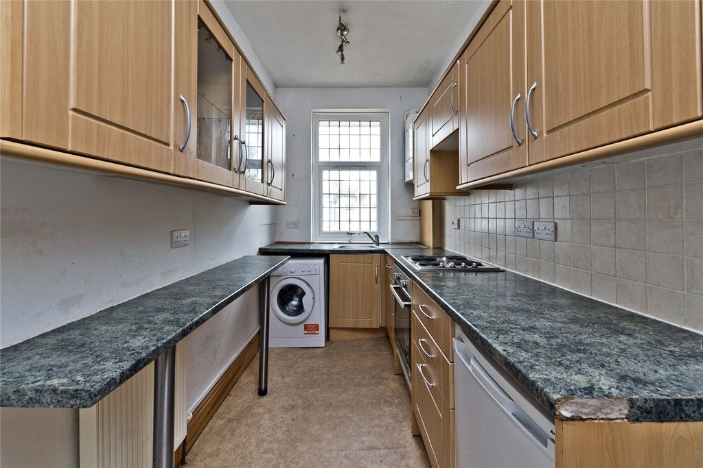 Property photo 3 of 6 Picture No. 12