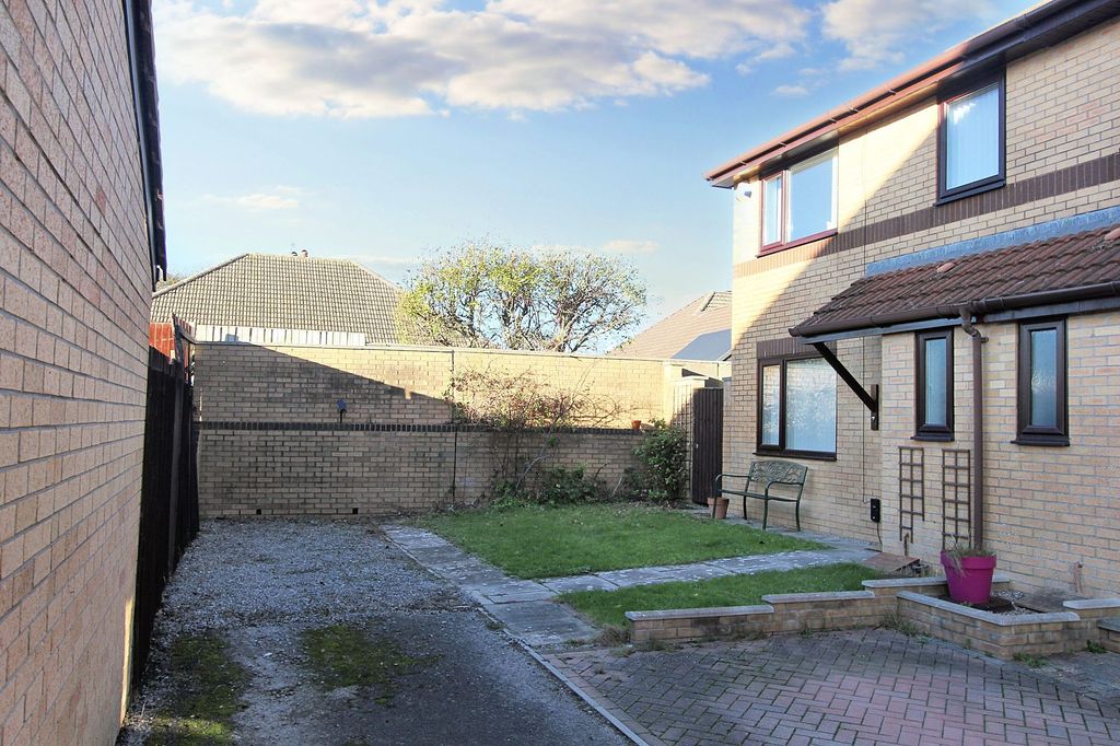 Llantwit Garden Close, St. Athan CF62, 3 bed semi-detached house for ...