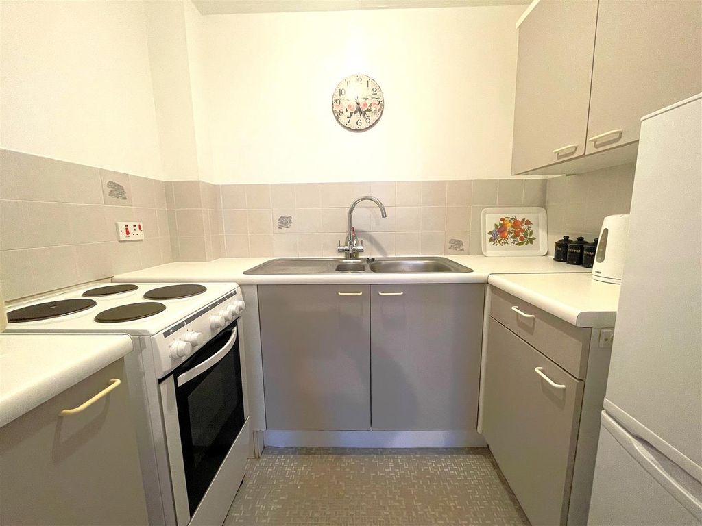 Property photo 3 of 8 1.Jpg