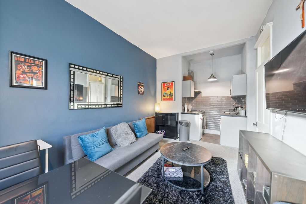 Property photo 3 of 12