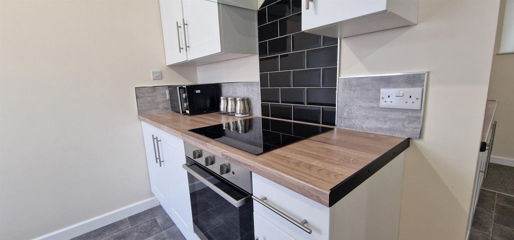 Property photo 2 of 14 20241018_095607_Resized.Jpg