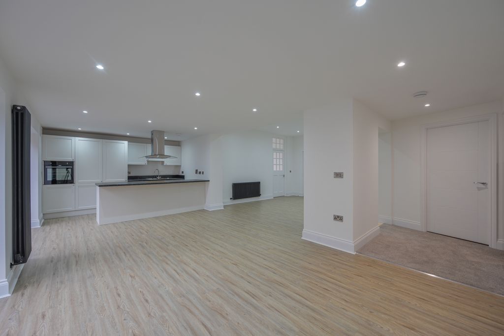 Property photo 2 of 10 Living Room