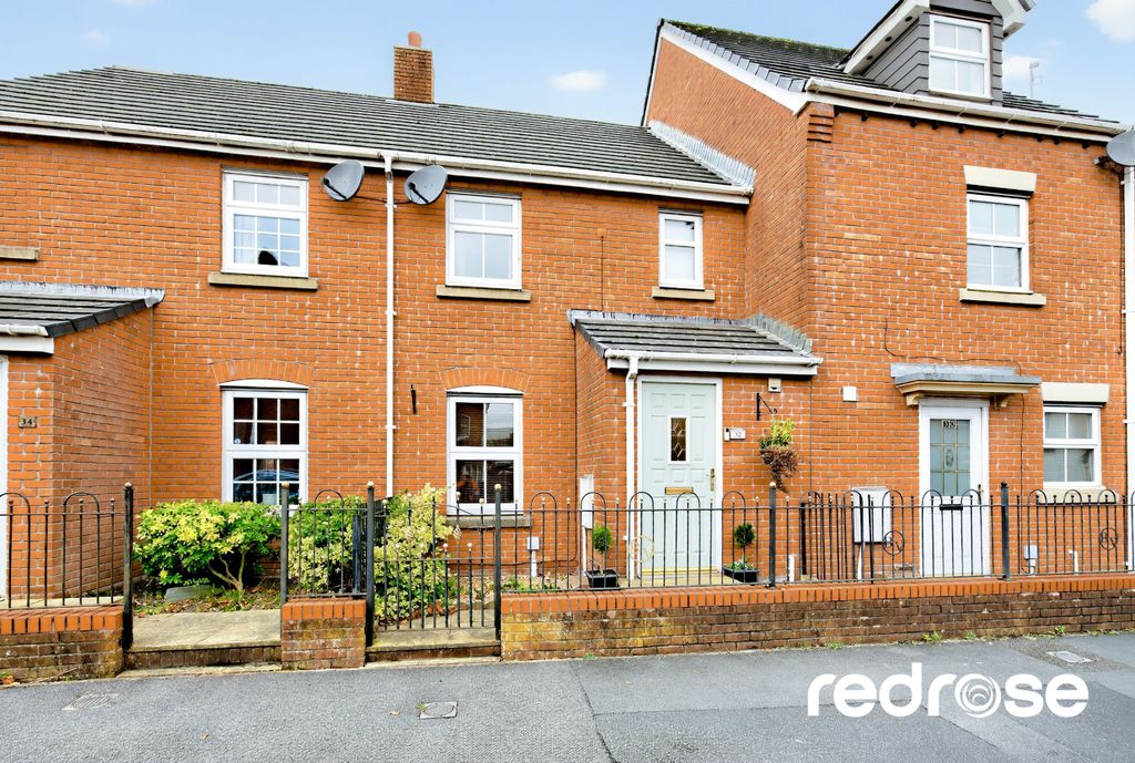 Property photo 1 of 18 Web_32 Main St-08-2500Px