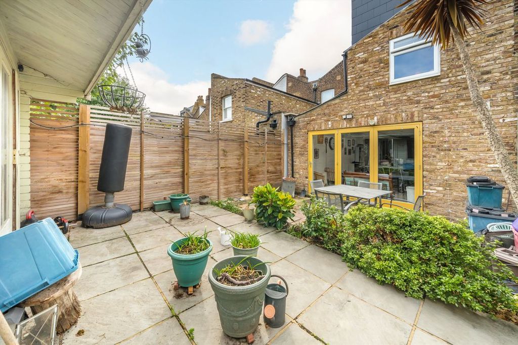 Property photo 3 of 16