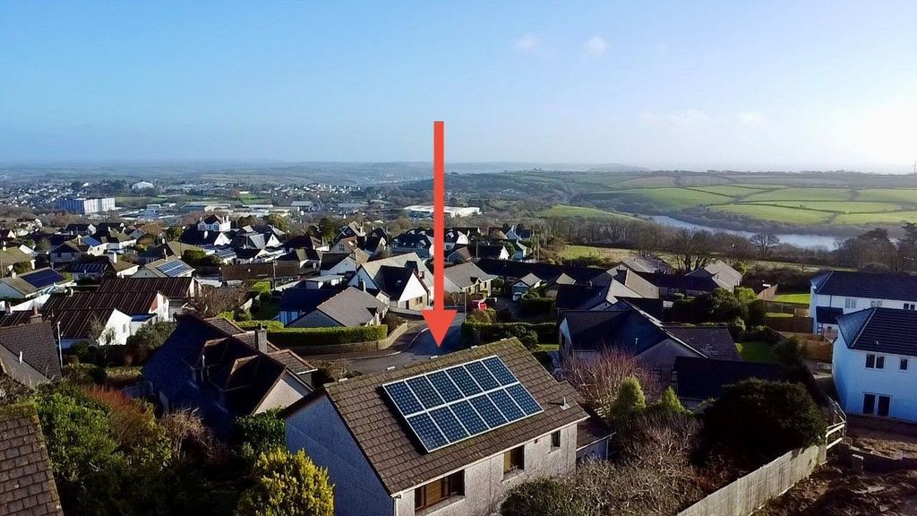 Property photo 2 of 23