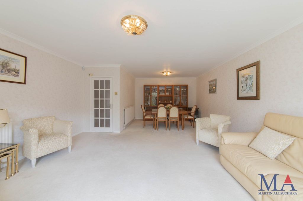 Property photo 2 of 26