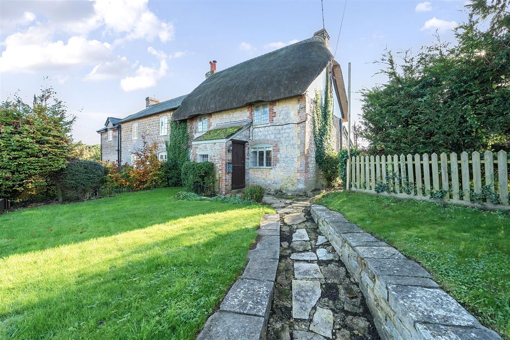 Property photo 1 of 12 Front Aspect