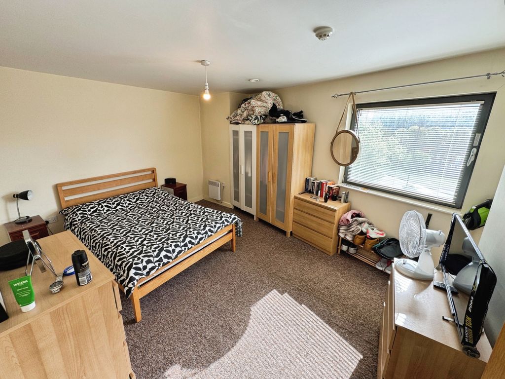 Property photo 3 of 5