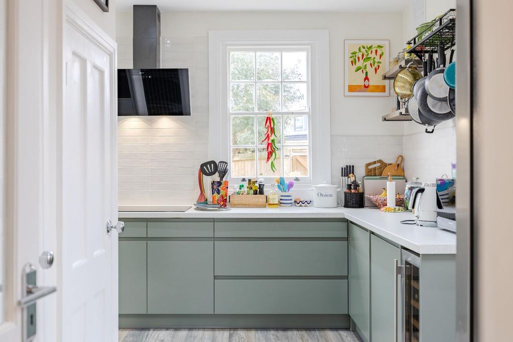 Property photo 3 of 34 Kitchen
