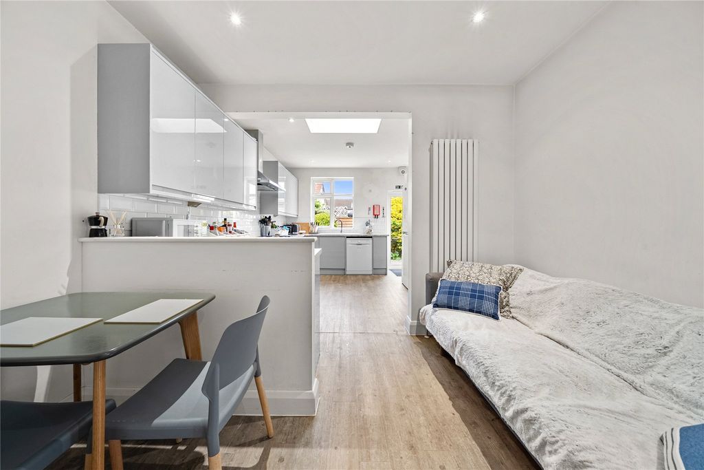 Property photo 3 of 21 Picture No. 23