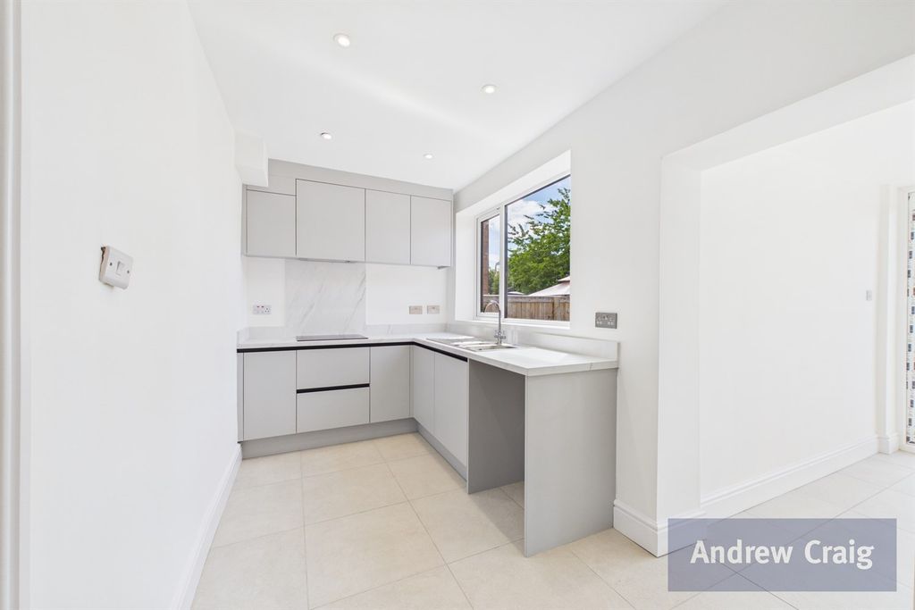 Property photo 1 of 11 (Main)