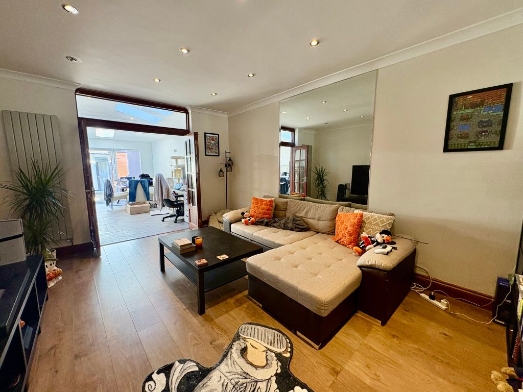 Property photo 2 of 11