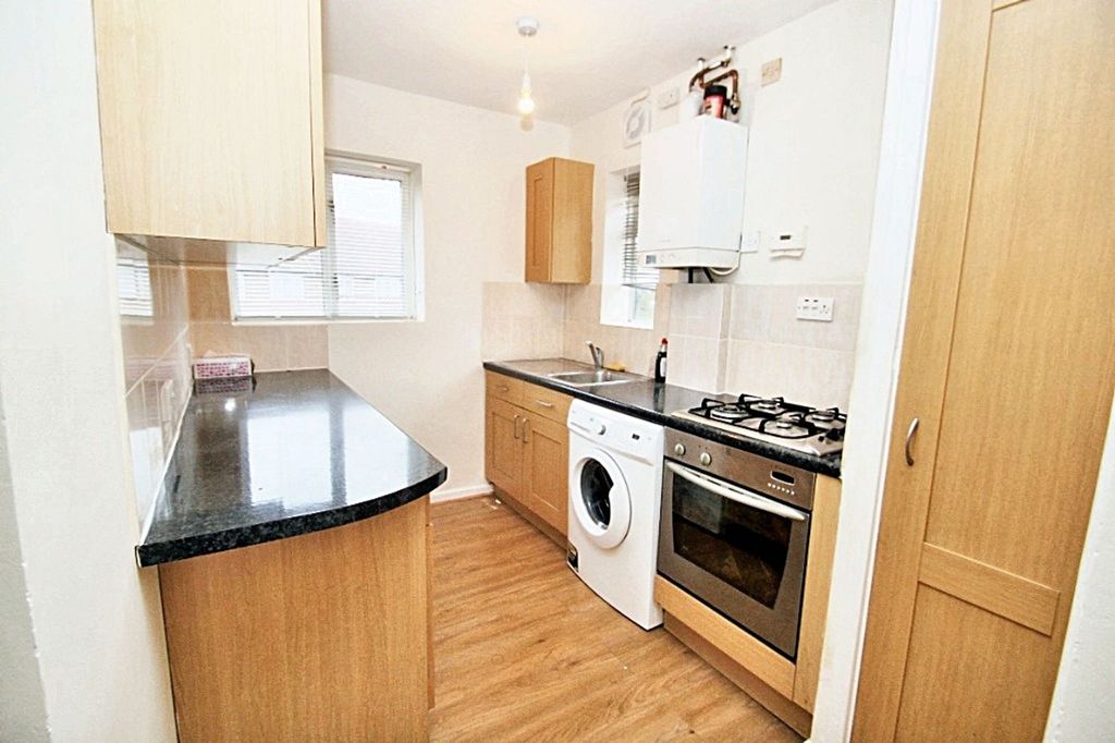 Property photo 2 of 6