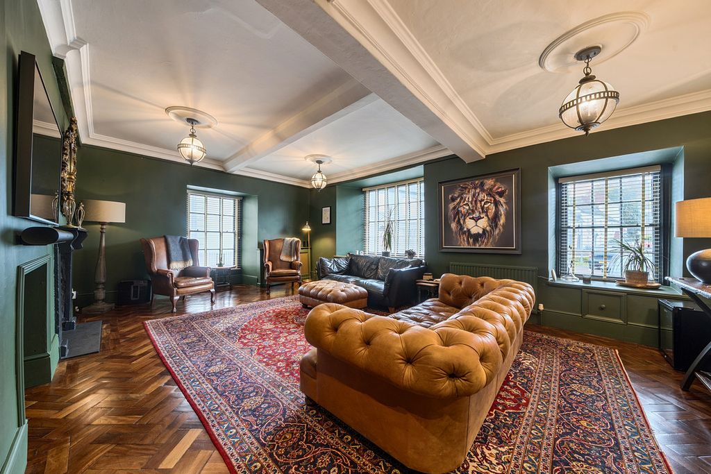 Property photo 3 of 39