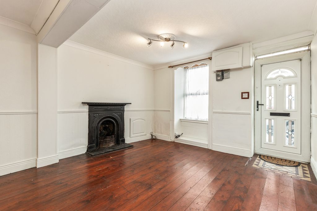 Property photo 3 of 24