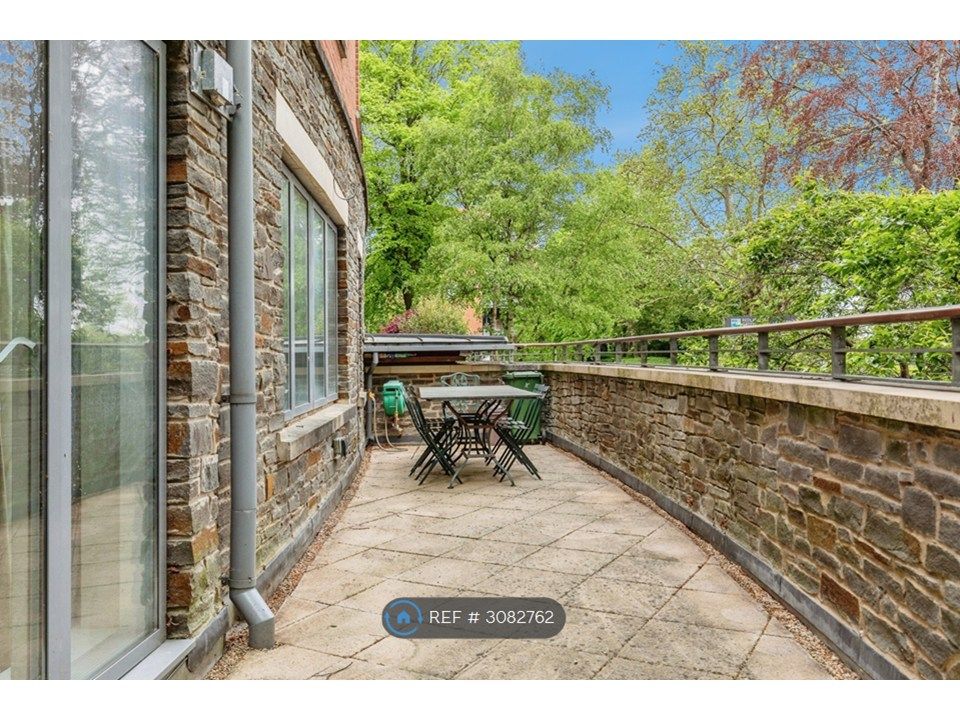 Property photo 2 of 16 Terrace