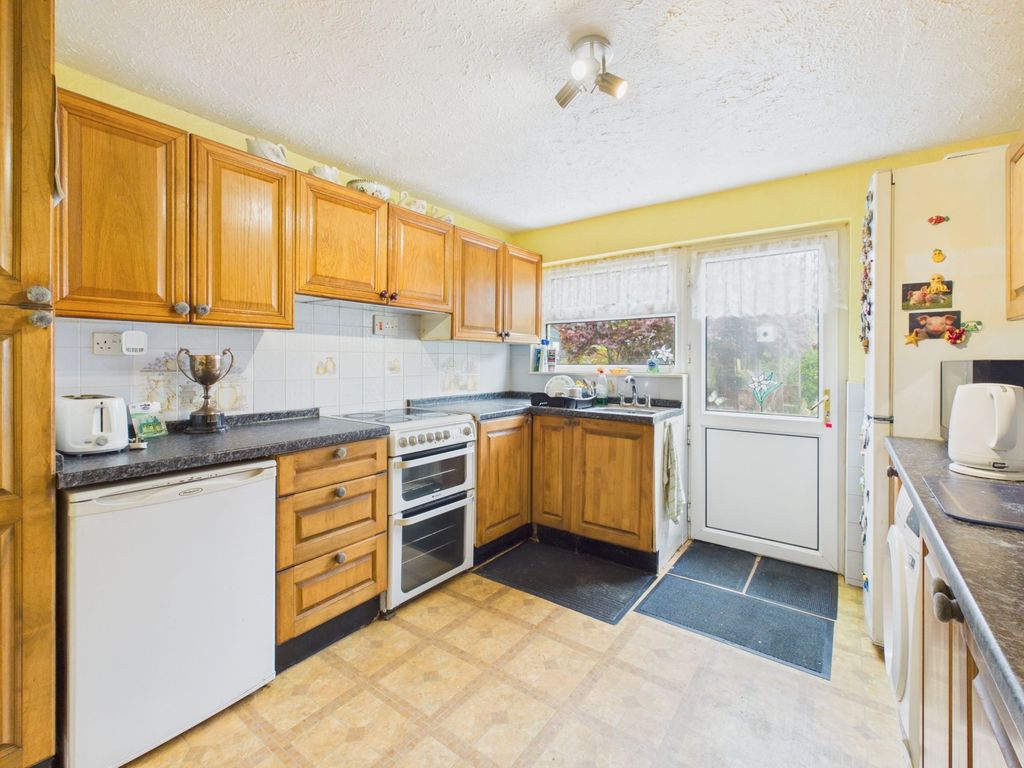 Property photo 3 of 24