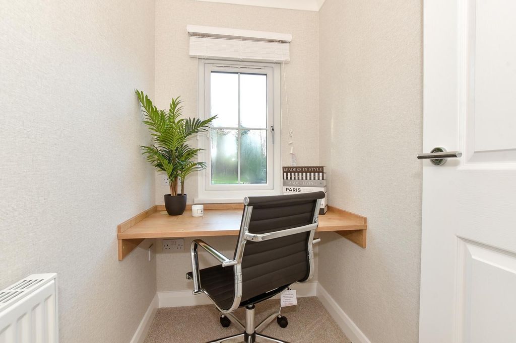 Property photo 2 of 30