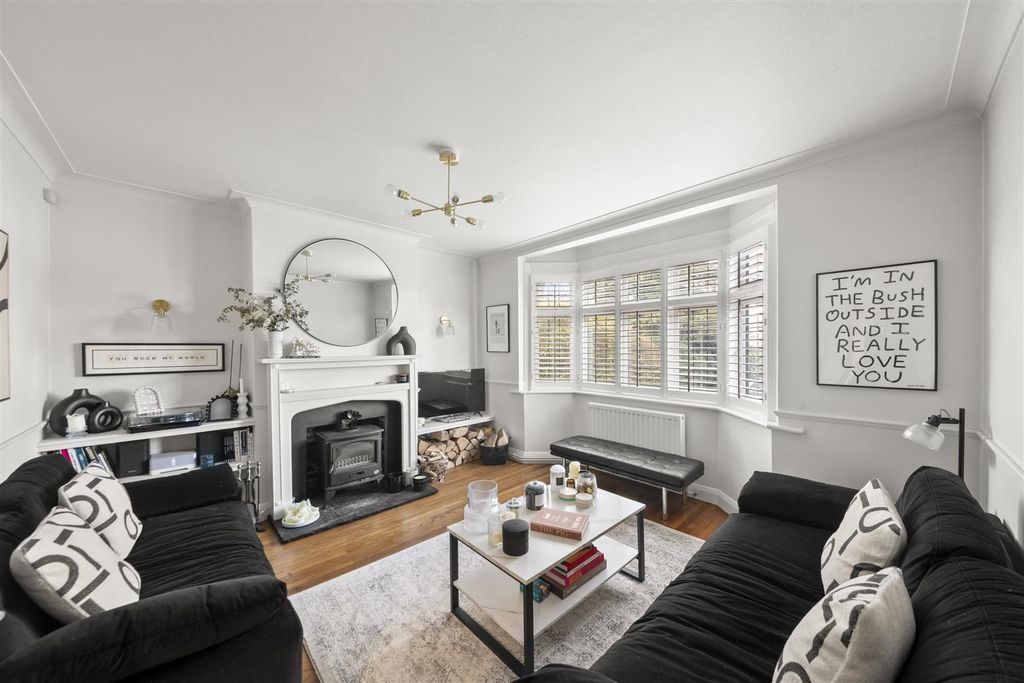 Property photo 2 of 22