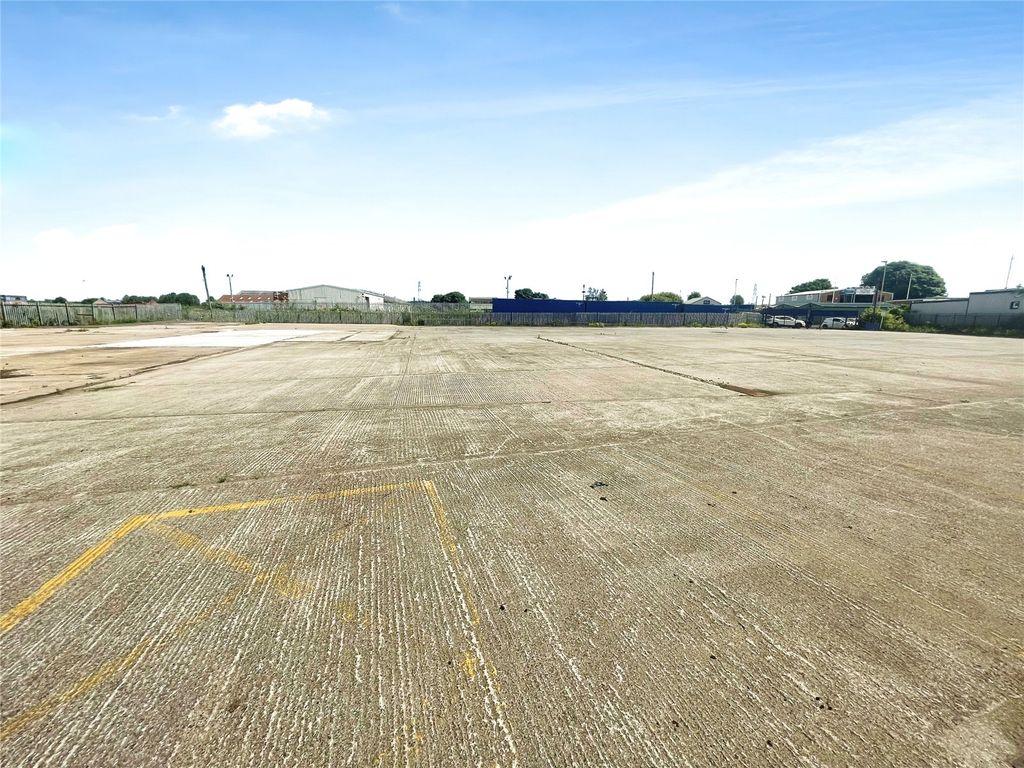 Property photo 3 of 8 Picture No. 01