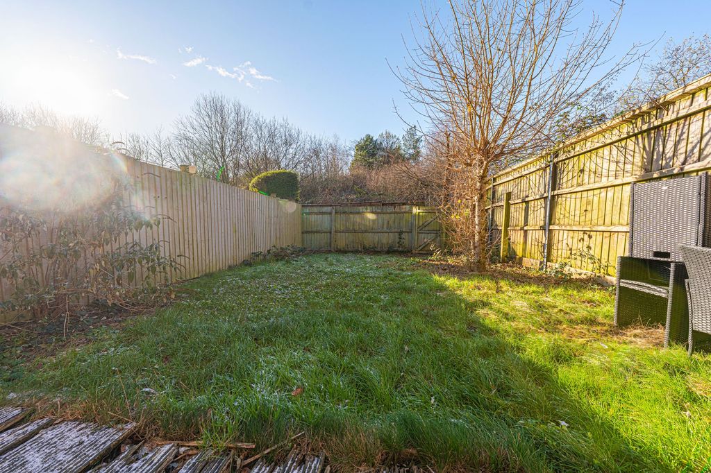 Property photo 2 of 28