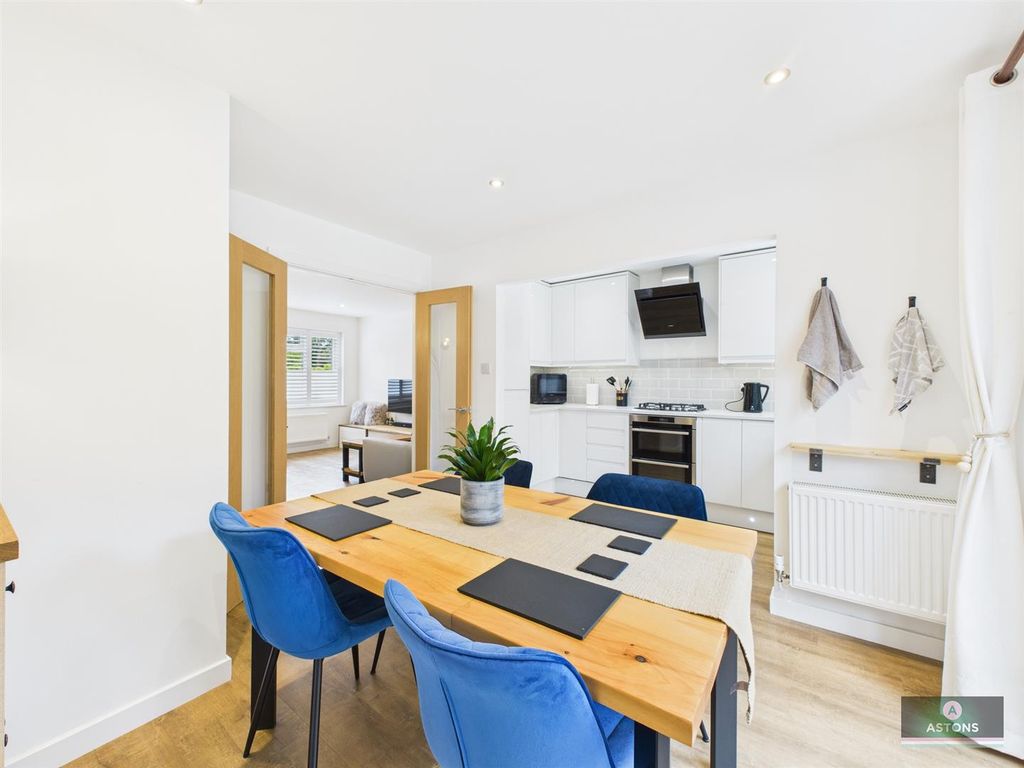 Property photo 2 of 19 Cam04622G0-Pr0048-Still023.Jpg