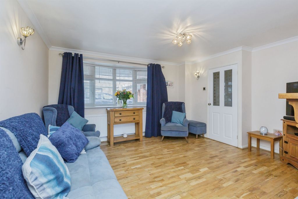 Property photo 3 of 19