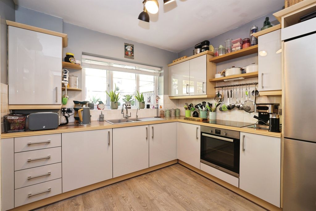 Property photo 2 of 15