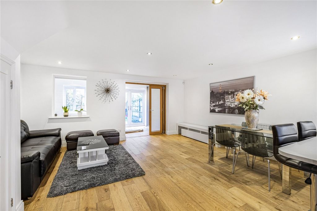 Property photo 1 of 18 Reception Room