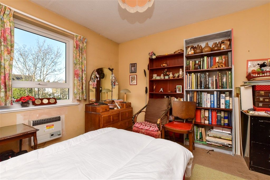 Property photo 3 of 6 Bedroom