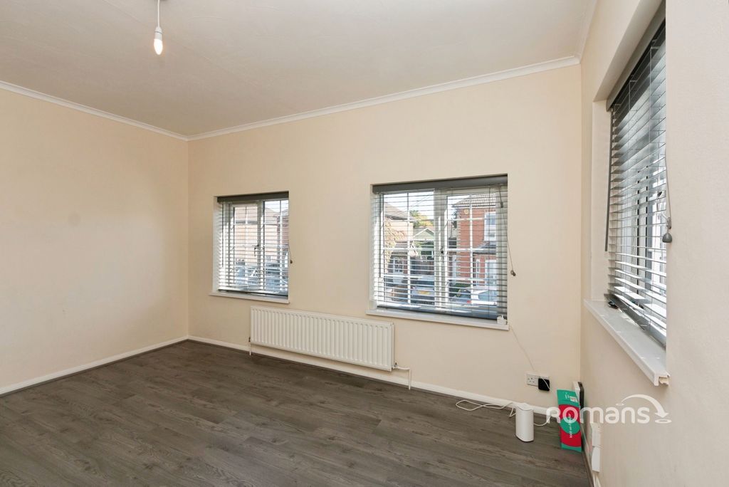 Property photo 3 of 7 Pbox-Img.Jpg
