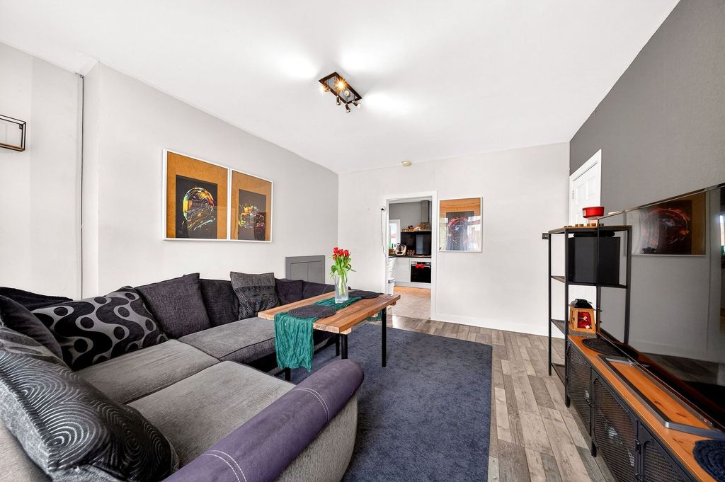 Additional image 4 of 3 bed flat for saleMansfield Road, Newtongrange EH22