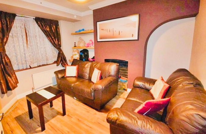 Property photo 2 of 12