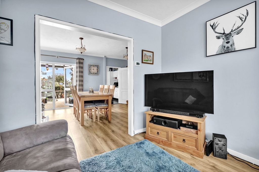 Property photo 3 of 24