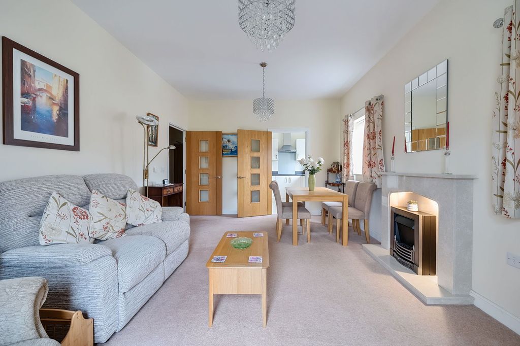 Property photo 3 of 18