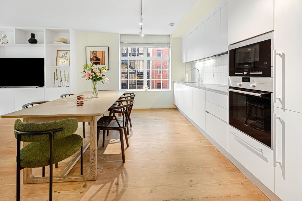 Property photo 2 of 12 Apt 8 The Regent ...