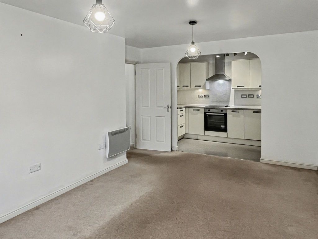 Property photo 3 of 12 Photo 10