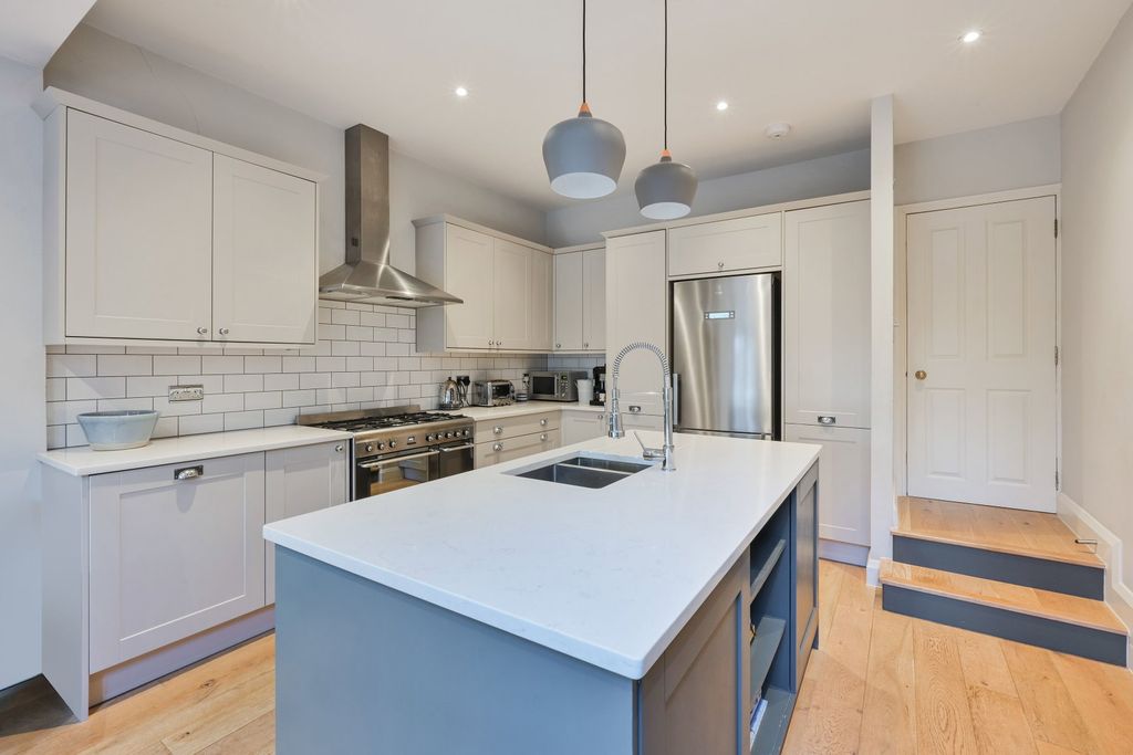 Additional image 5 of 3 bed terraced house for saleAlbion Road, Reigate RH2