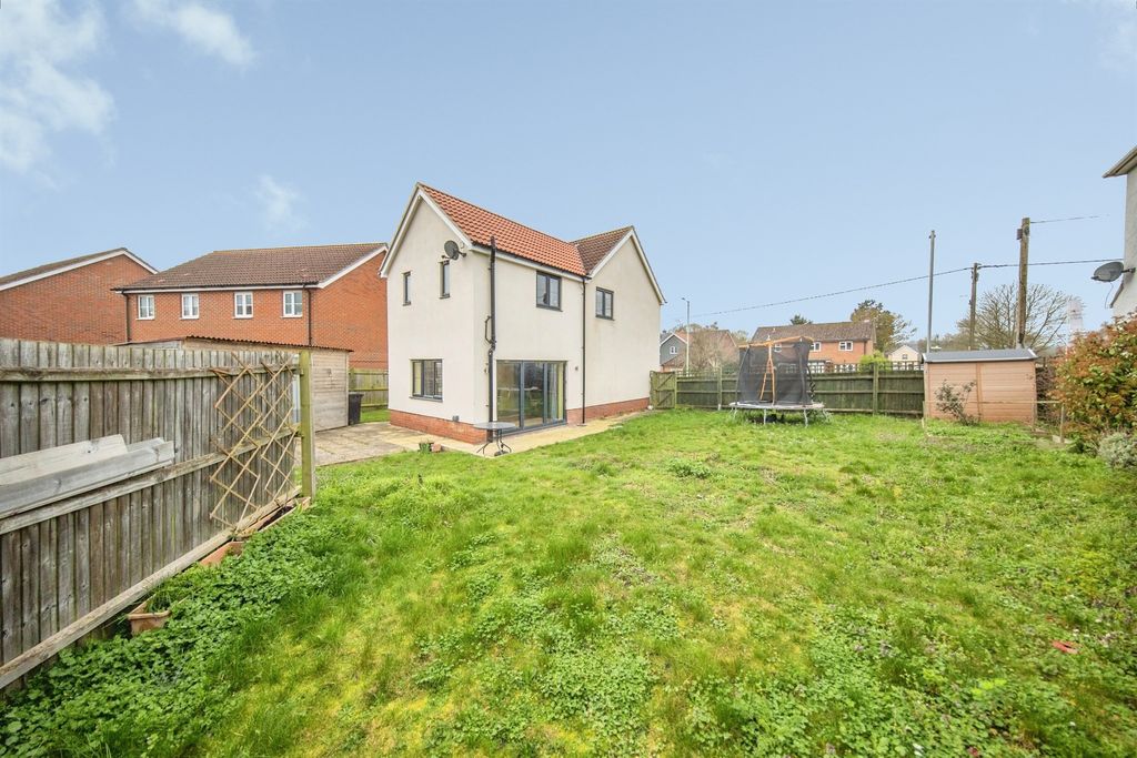 Property photo 3 of 17