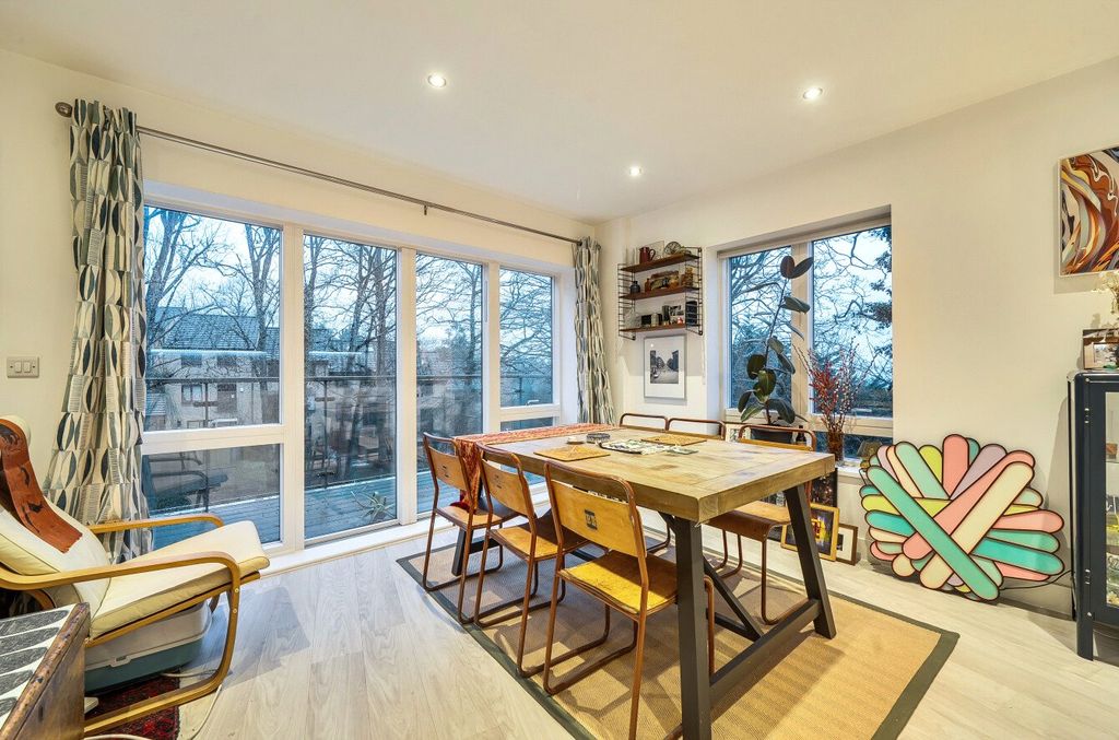 Property photo 3 of 23 Dinning Area