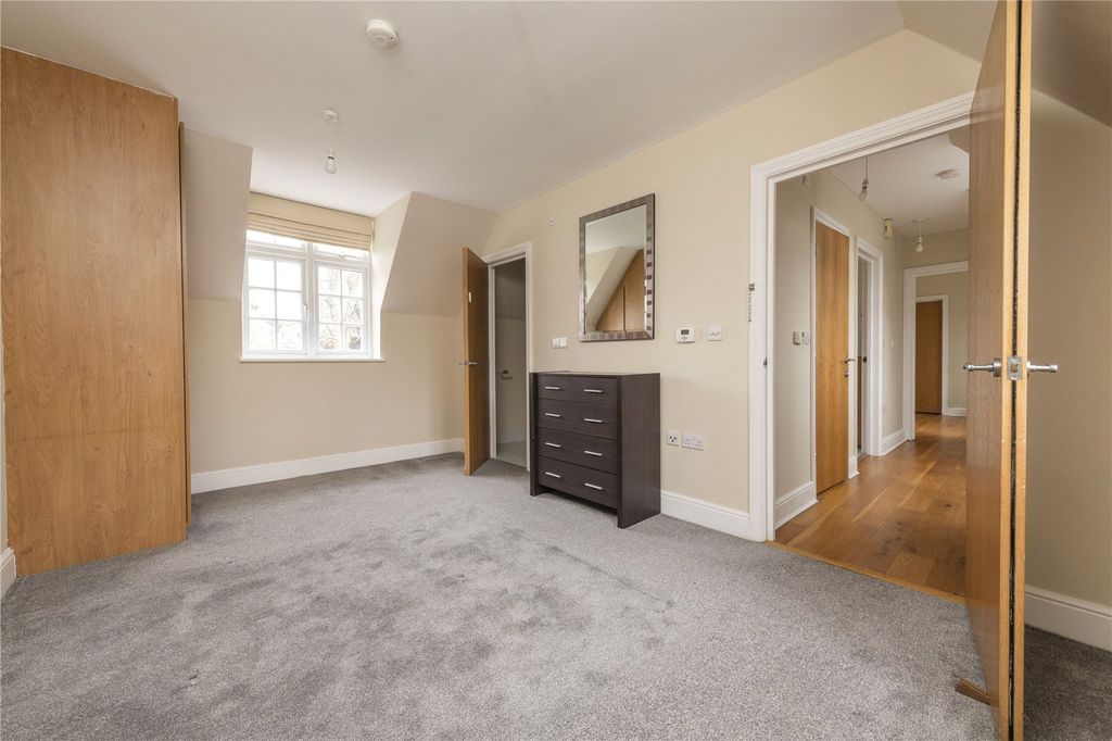 Property photo 3 of 10 Photo 03