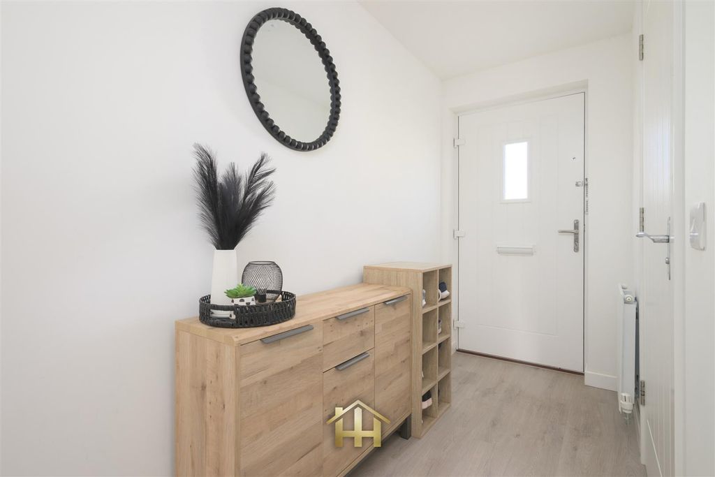 Property photo 2 of 34 5Selfridge-0004.Jpg