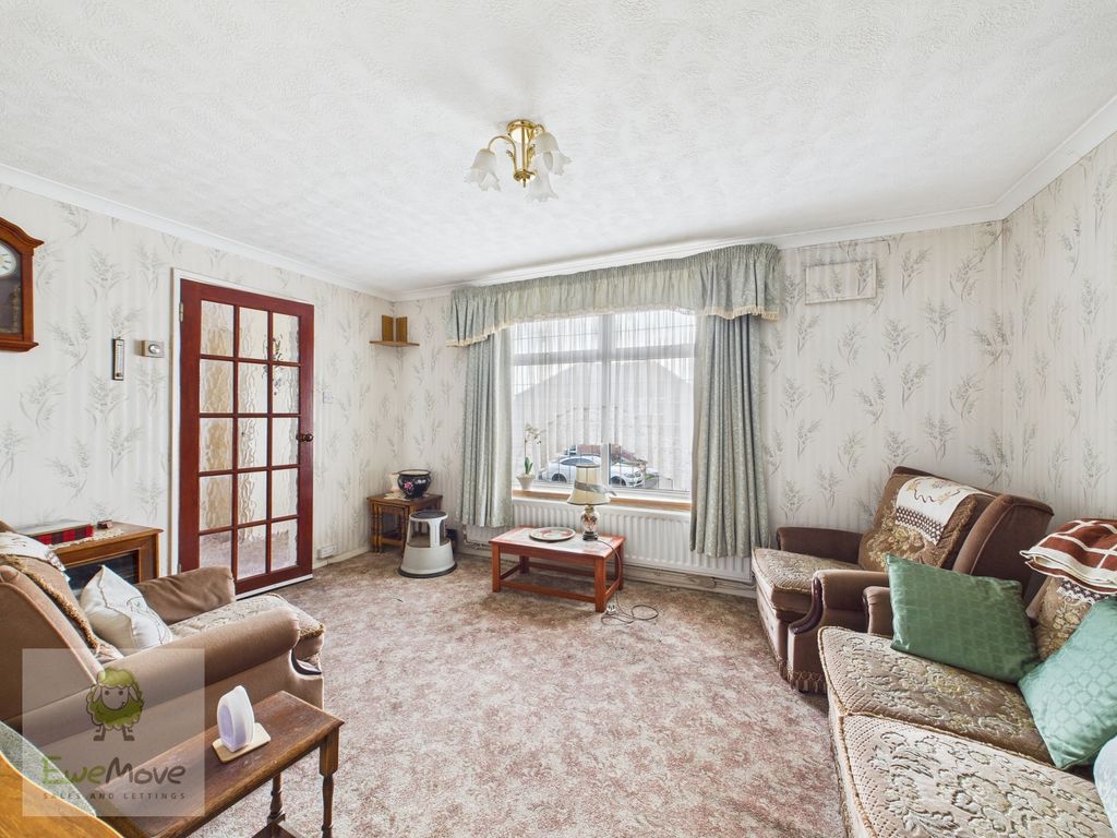 Property photo 3 of 13 Living Room