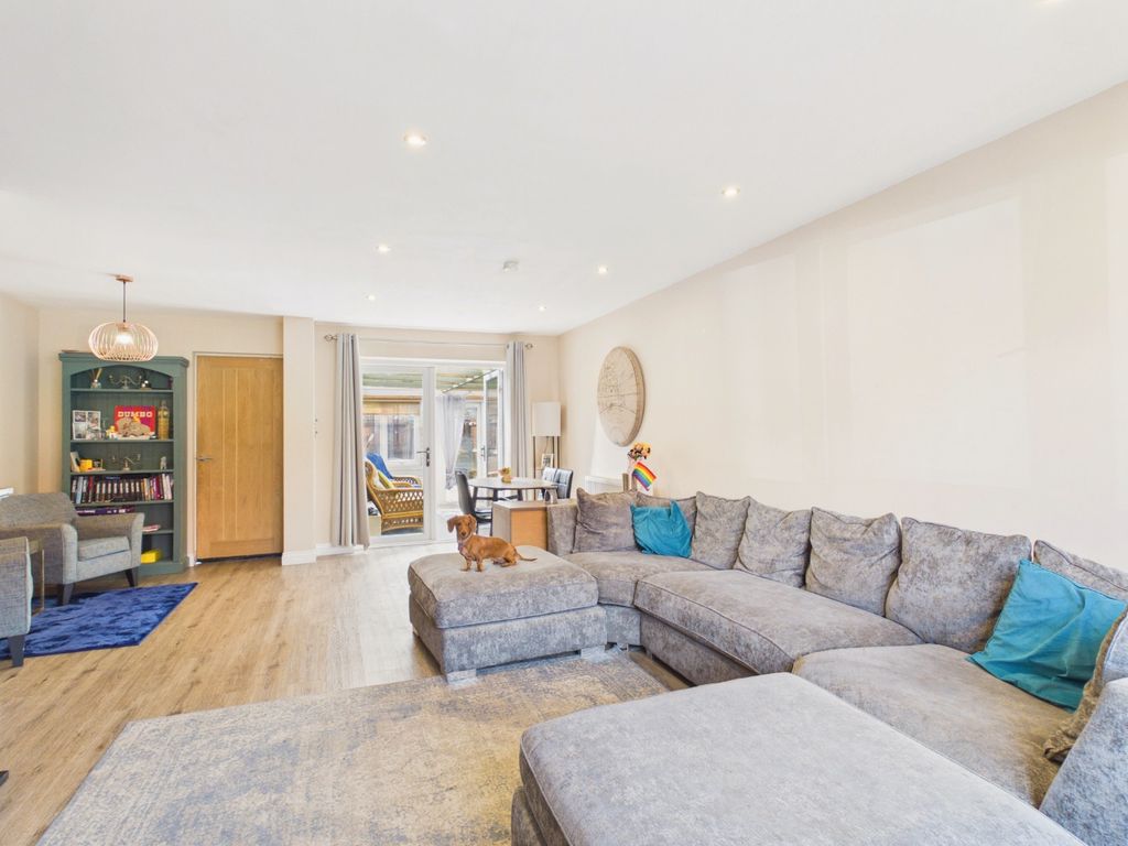 Property photo 2 of 16 5384685