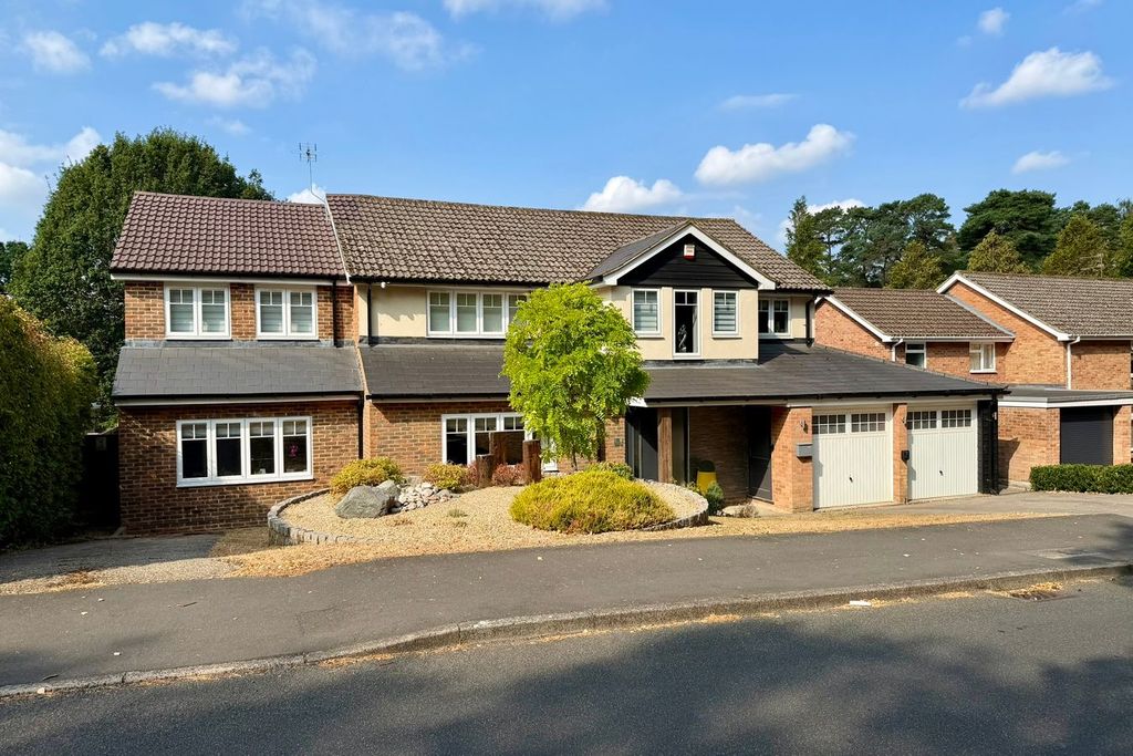 Property photo 1 of 33