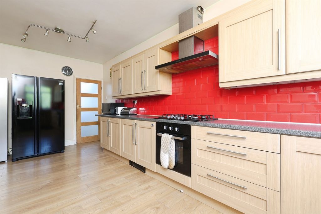 Property photo 3 of 24