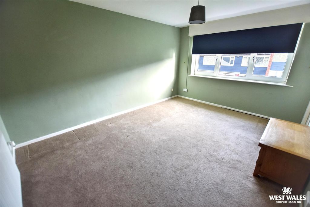 Property photo 2 of 10 5 (1).Jpg