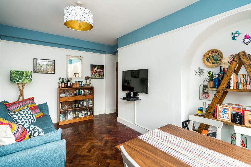 Property photo 2 of 12