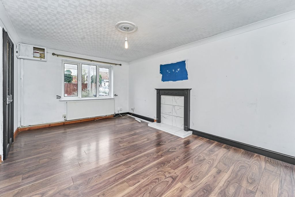 Property photo 2 of 20 15 Himley Street, Dudley, West Midlands, Dy1 2Bd