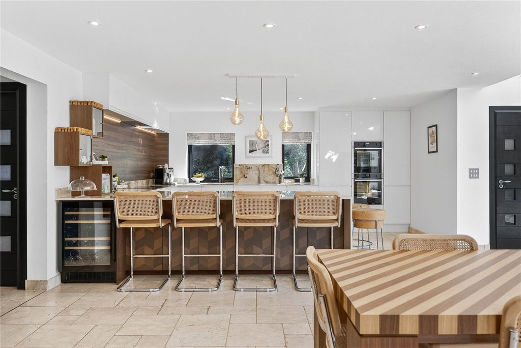 Property photo 3 of 17 Dining Kitchen
